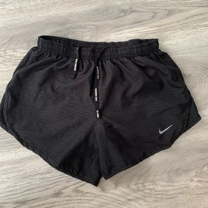 nike dri-fit athletic shorts w build in underwear